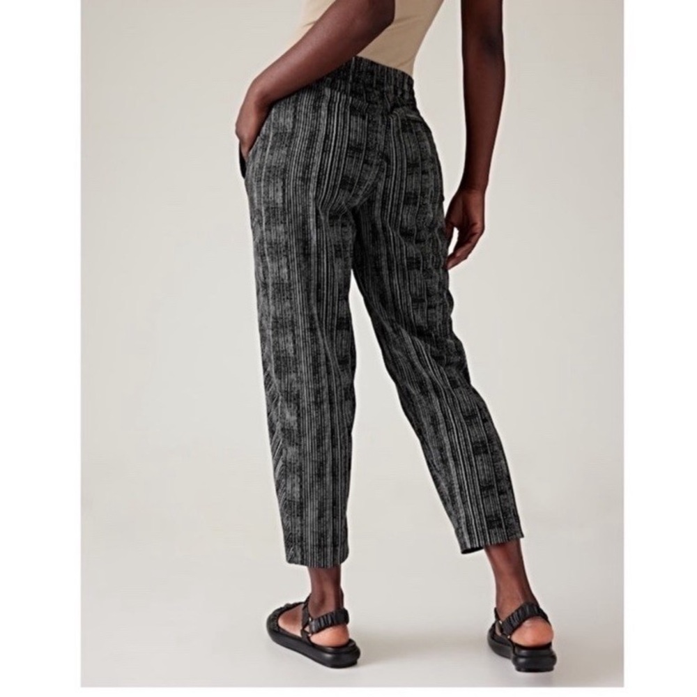 ATHLETA Arrival Pants size 6 Relaxed Versatile *360-Stretch - Picture 3 of 12